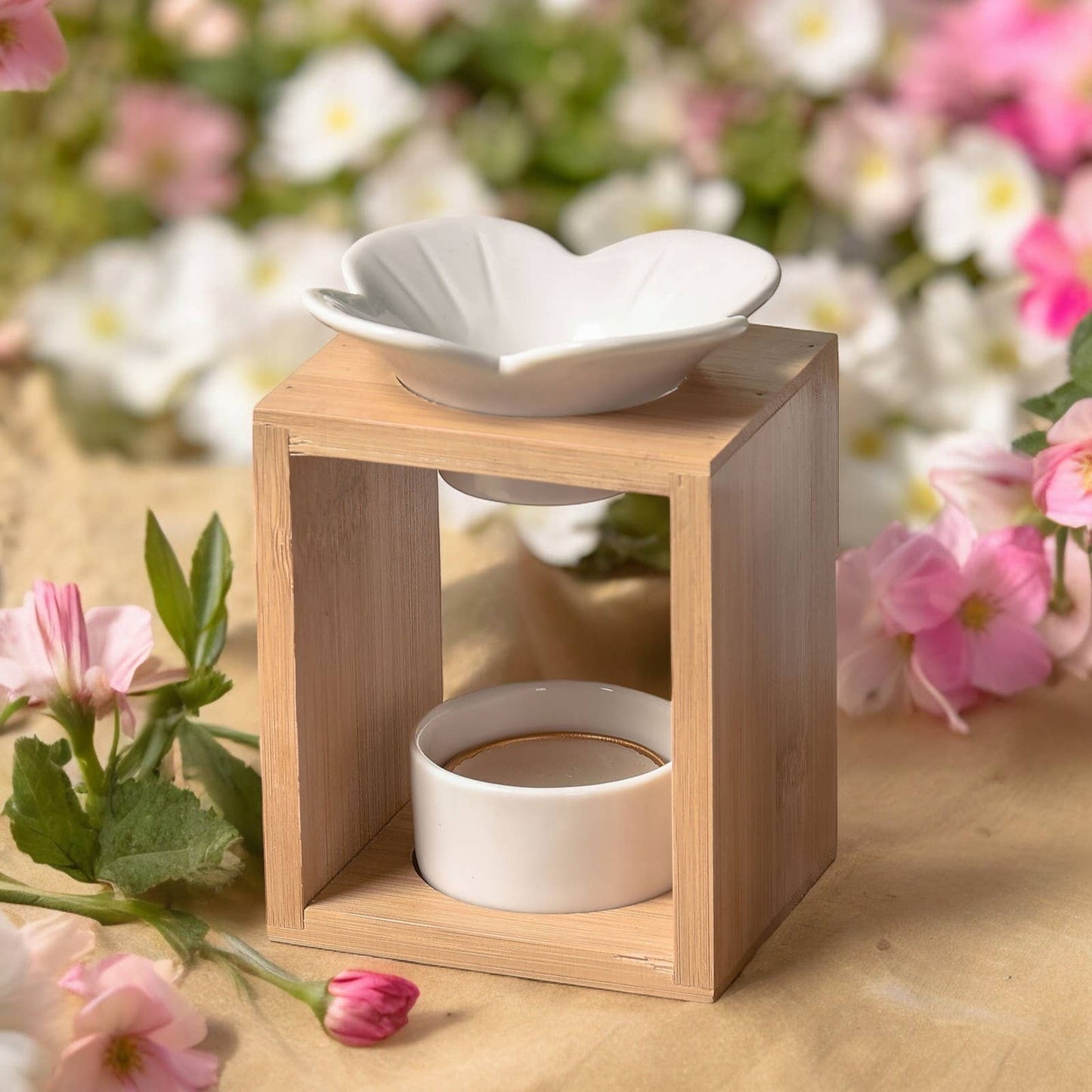 Quemador de cera aromática Plumeria - Cerámica y bambú