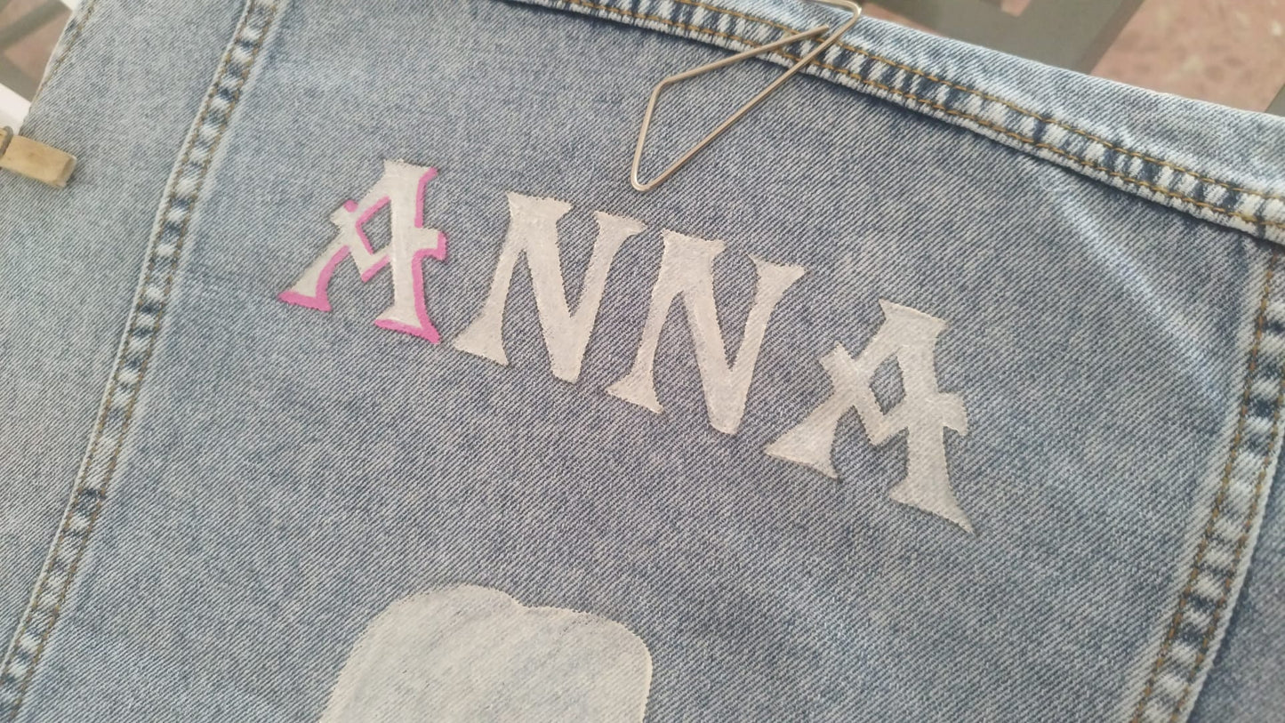 Personalización textil pintada a mano