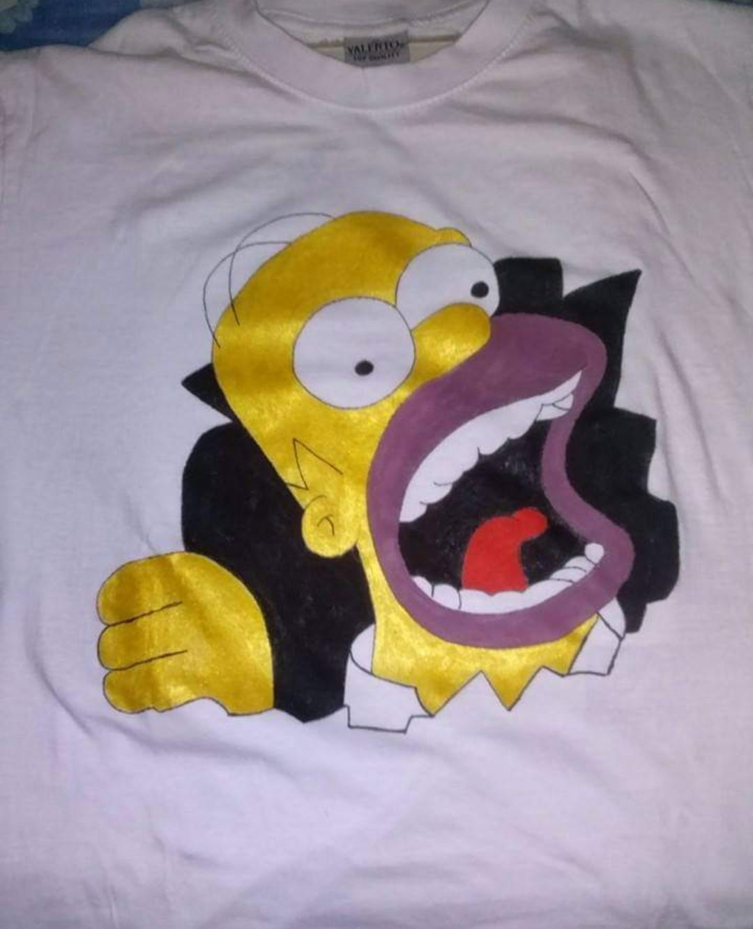 Camiseta personalizada pintada a mano